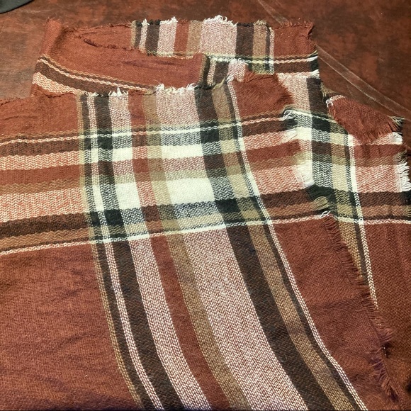 Maroon Plaid Fringe Blanket Scarf - Picture 3 of 5